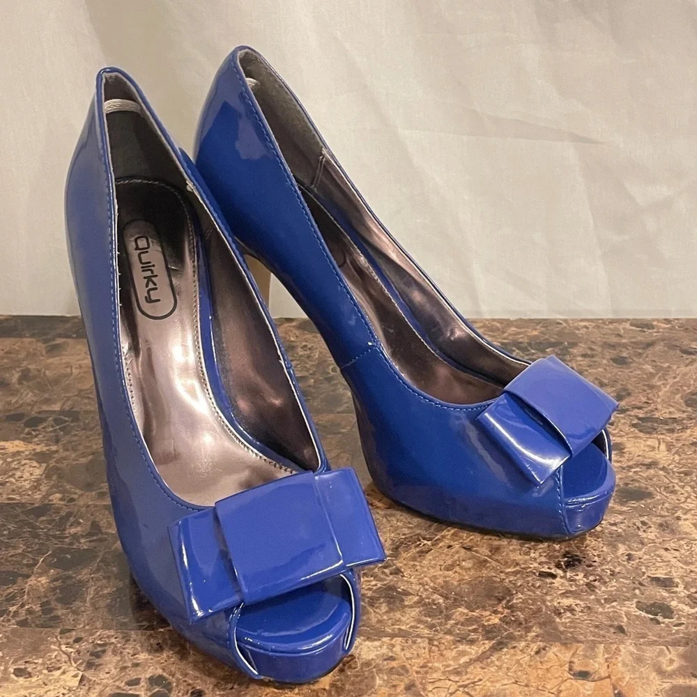 Size 9/39 quirky royal blue gloss stiletto heels